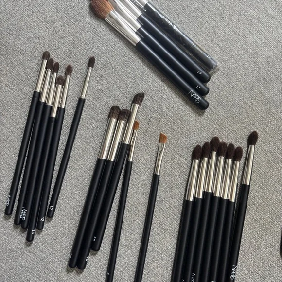 NARS 22pc Brush Set – Vintage Squirrel Hair, Rare Early 2000s Backstock japan - Picture 2 of 12